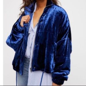 FREE PEOPLE VELVET PUFFER!